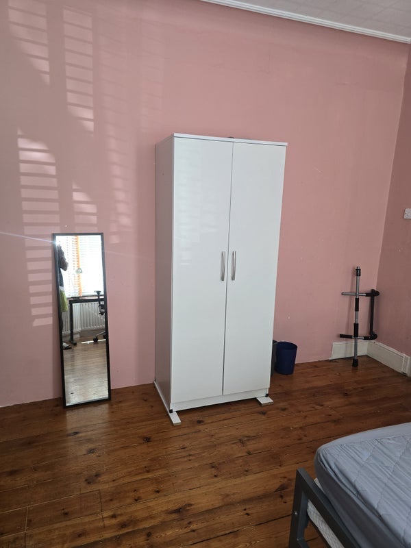 Room Boston Road in Greater London