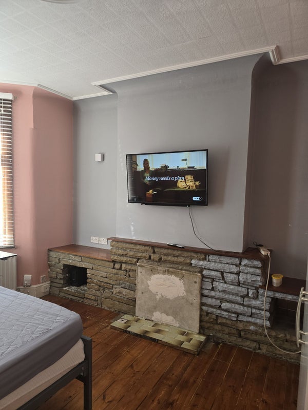 Room Boston Road in Greater London