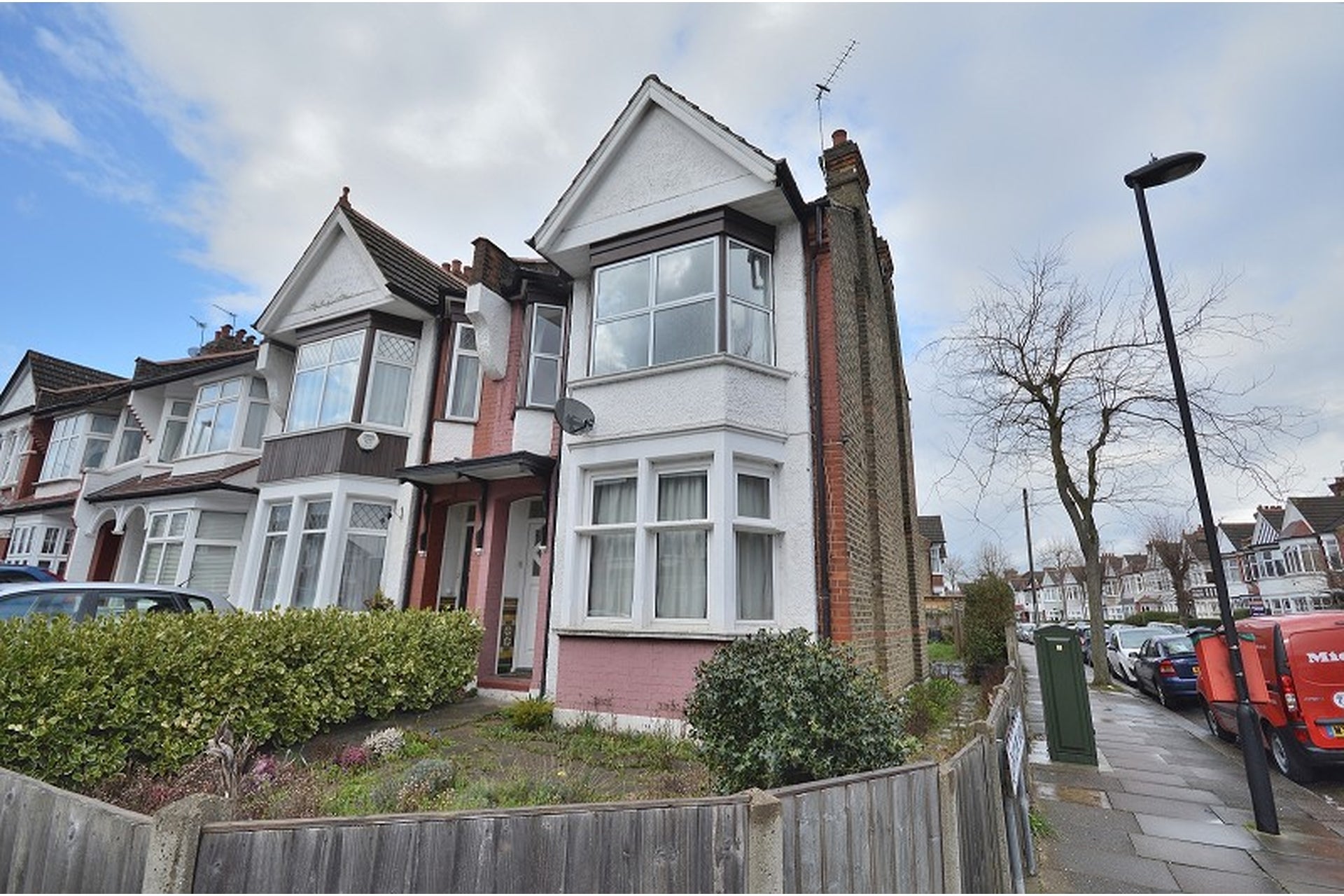 Flat Lightcliffe Road in Greater London