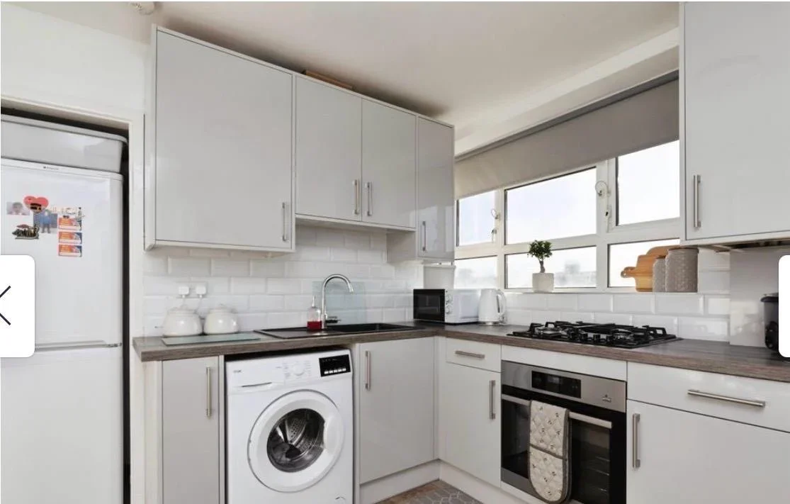Flat Longbridge Road in Greater London