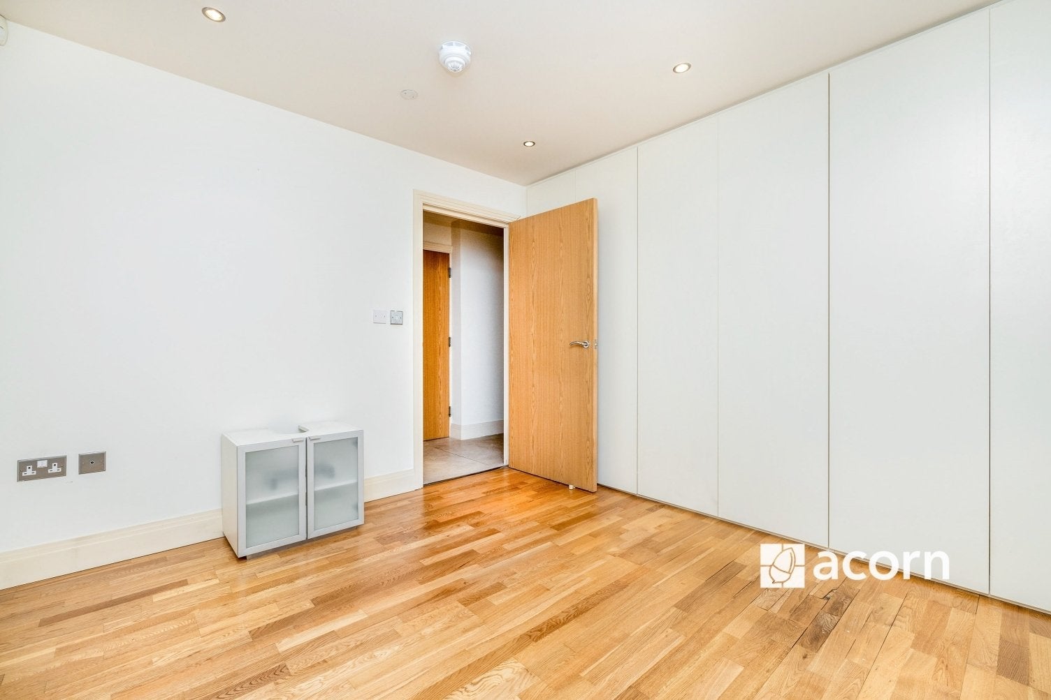 Flat Great Suffolk Street in Greater London