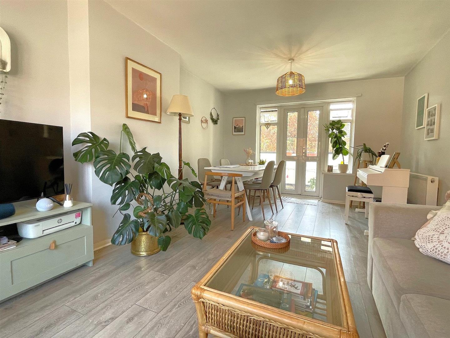 Flat Saville Row in Greater London