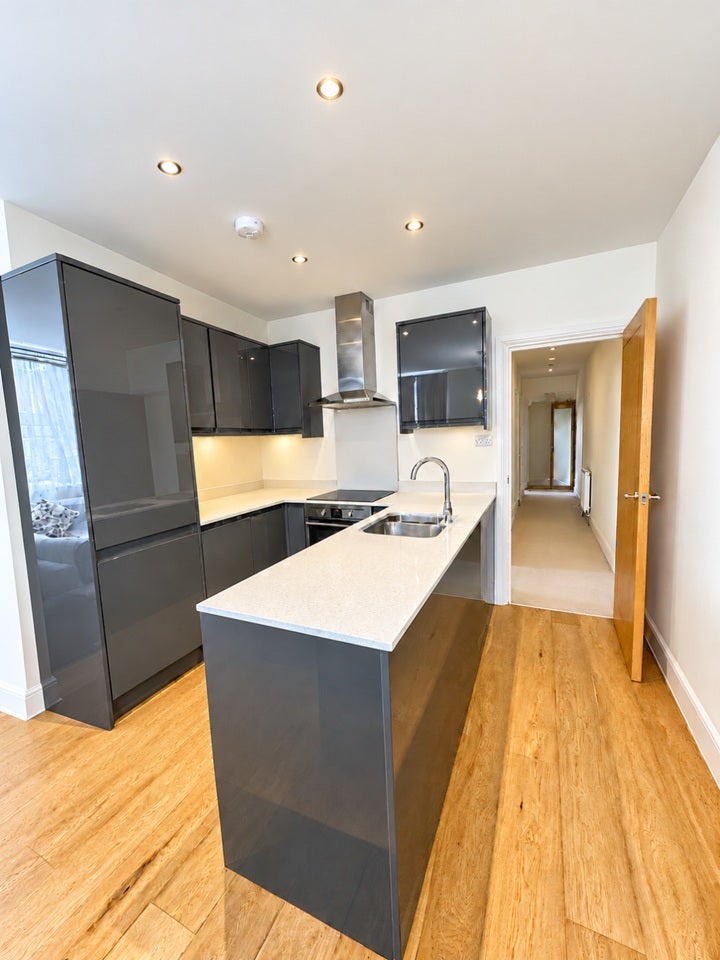 Flat London Road in Greater London