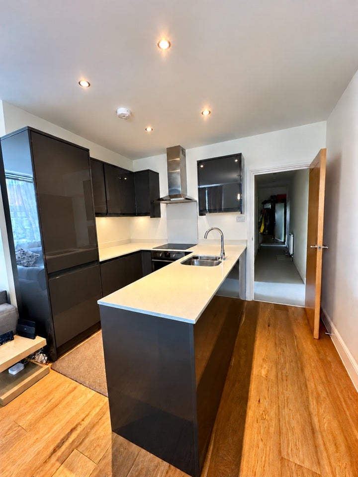 Flat London Road in Greater London