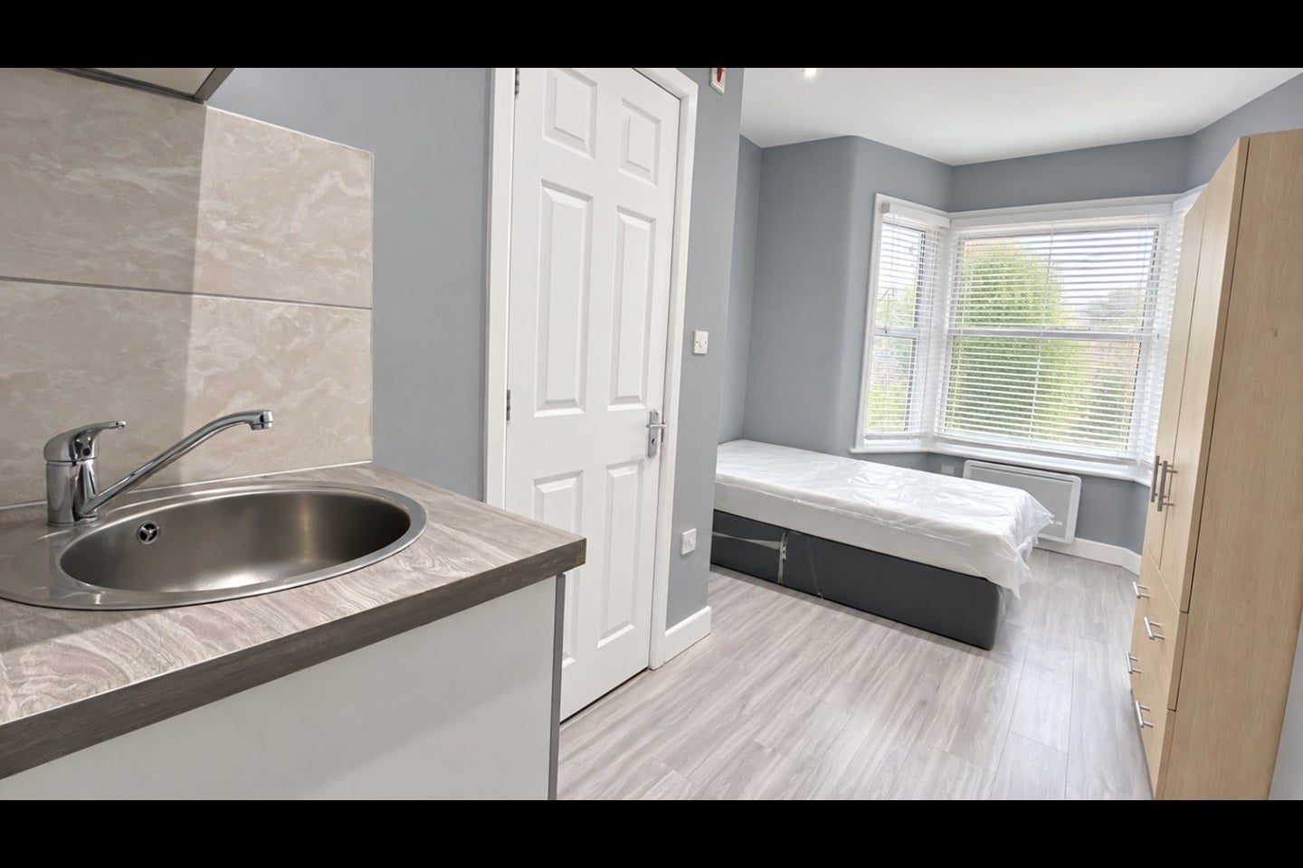 Flat Hazelbank Road in Greater London