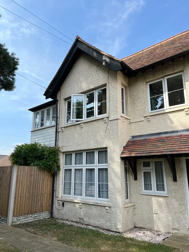 Flat Burfield Road in Old Windsor