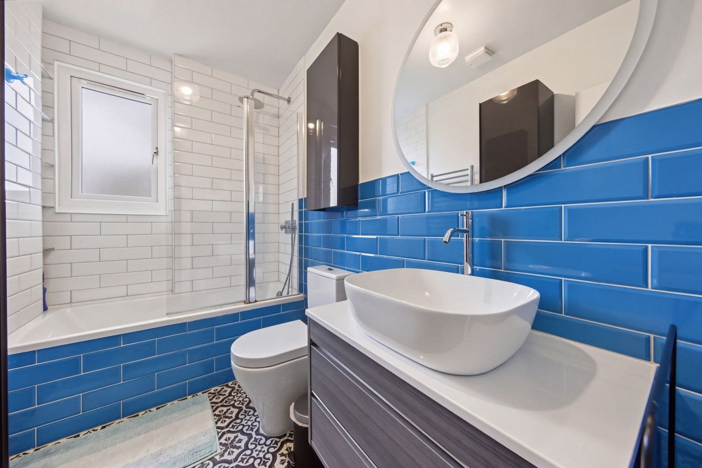 Flat Blackstock Road in Greater London