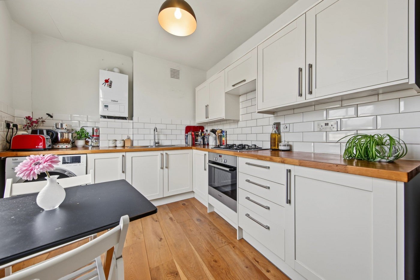 Flat Blackstock Road in Greater London