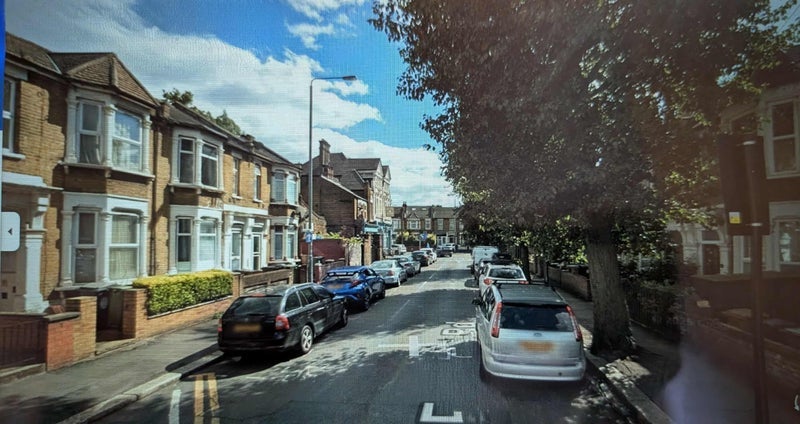 Room Grove Green Road in Greater London
