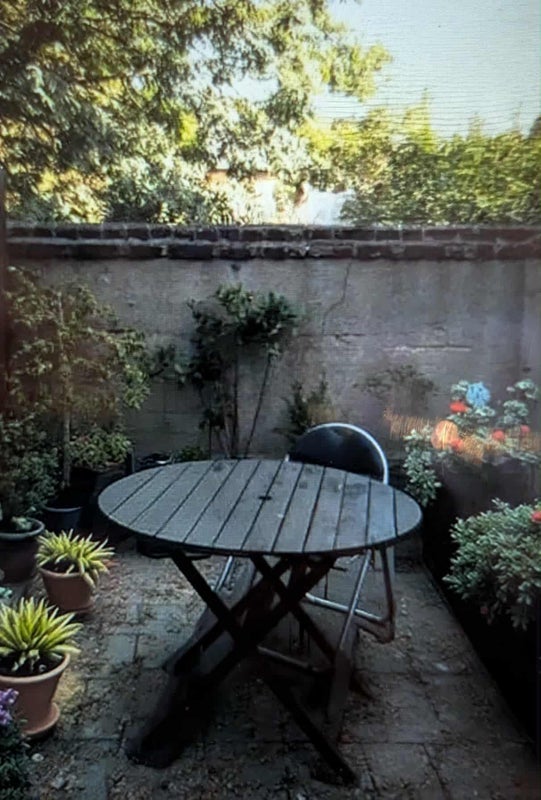 Room Grove Green Road in Greater London