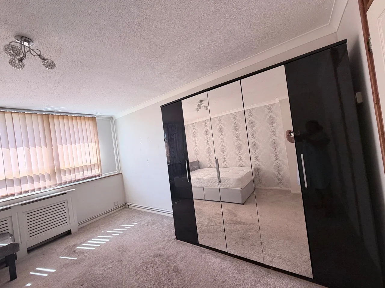 Room Tawney Road in Greater London