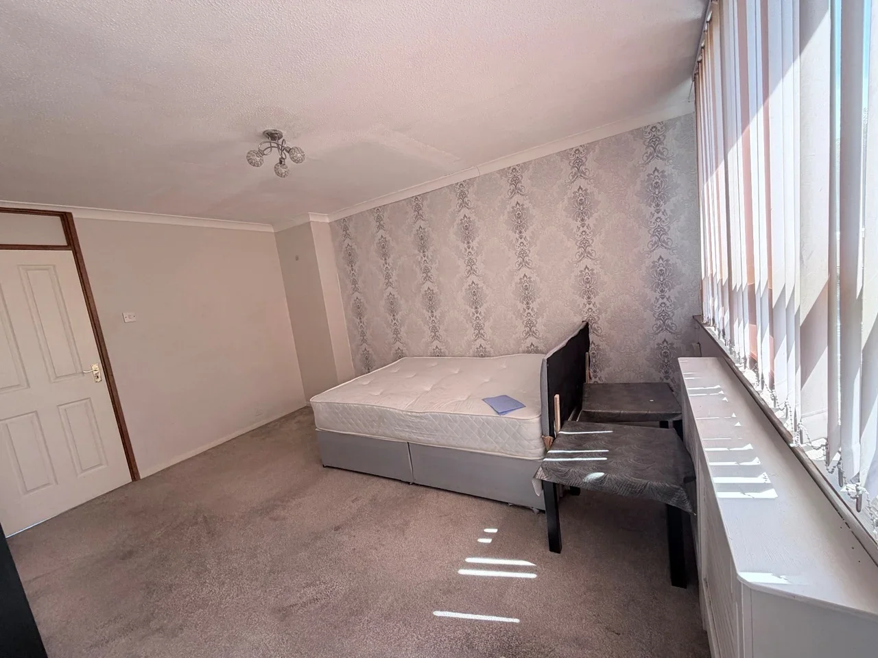 Room Tawney Road in Greater London