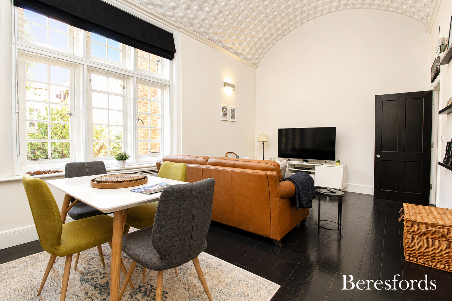 Flat Pastoral Way in Brentwood
