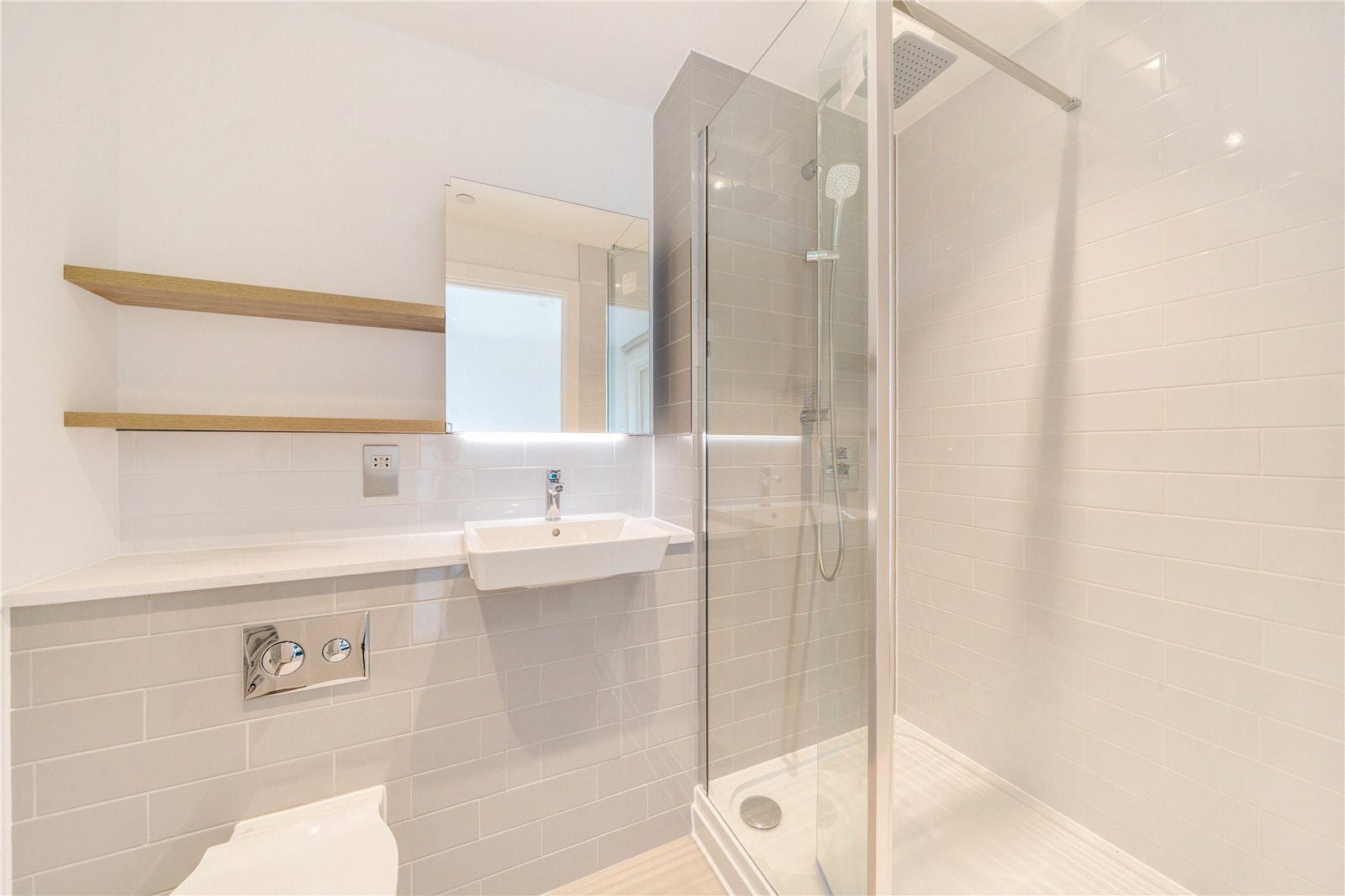 Flat Henley Cross in Greater London