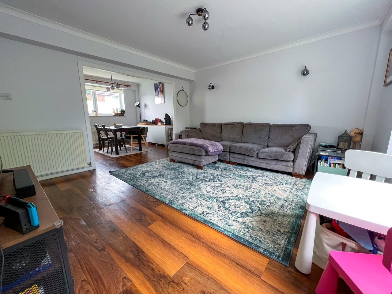 Flat Mountwood in Elmbridge