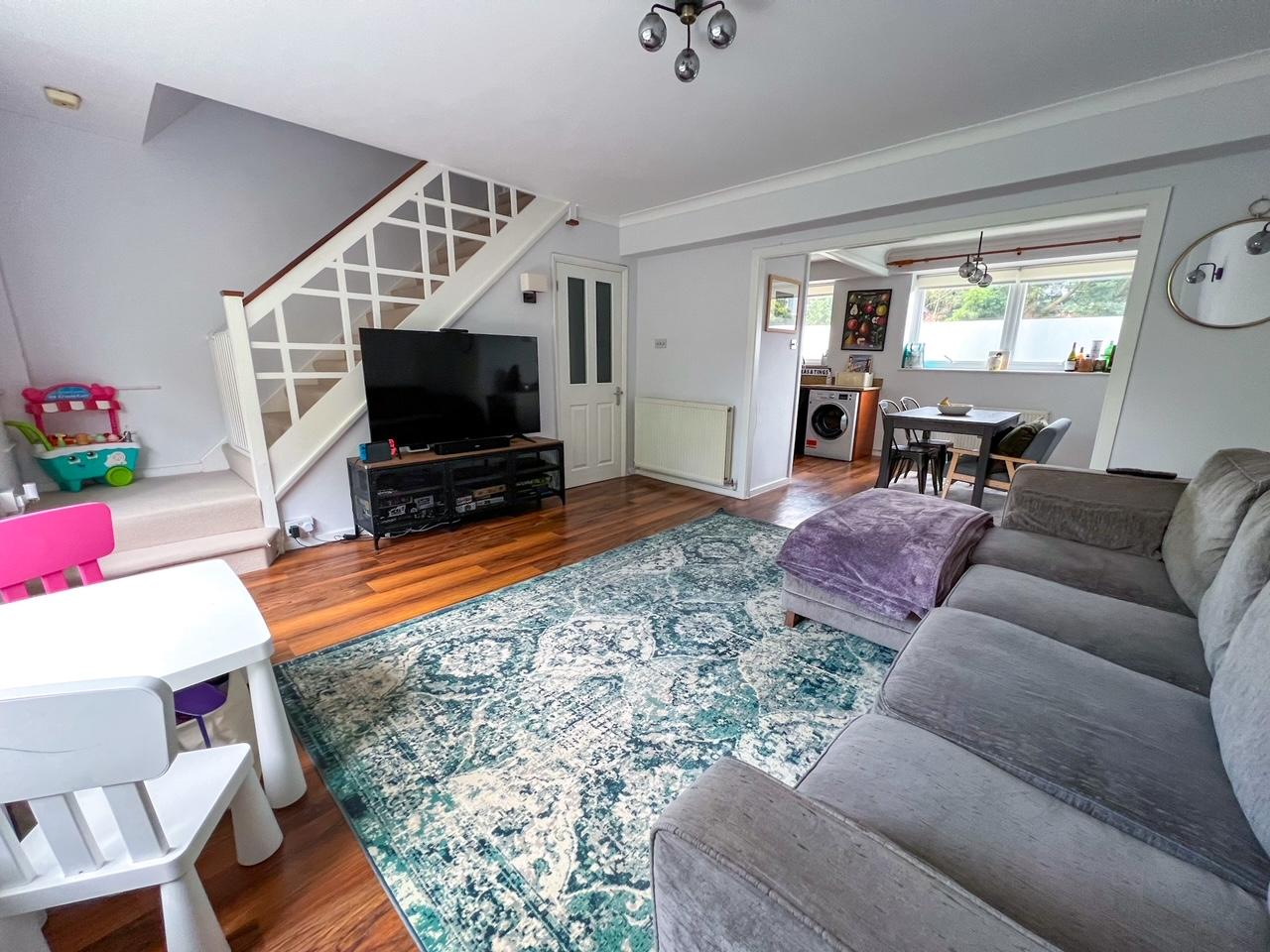 Flat Mountwood in Elmbridge