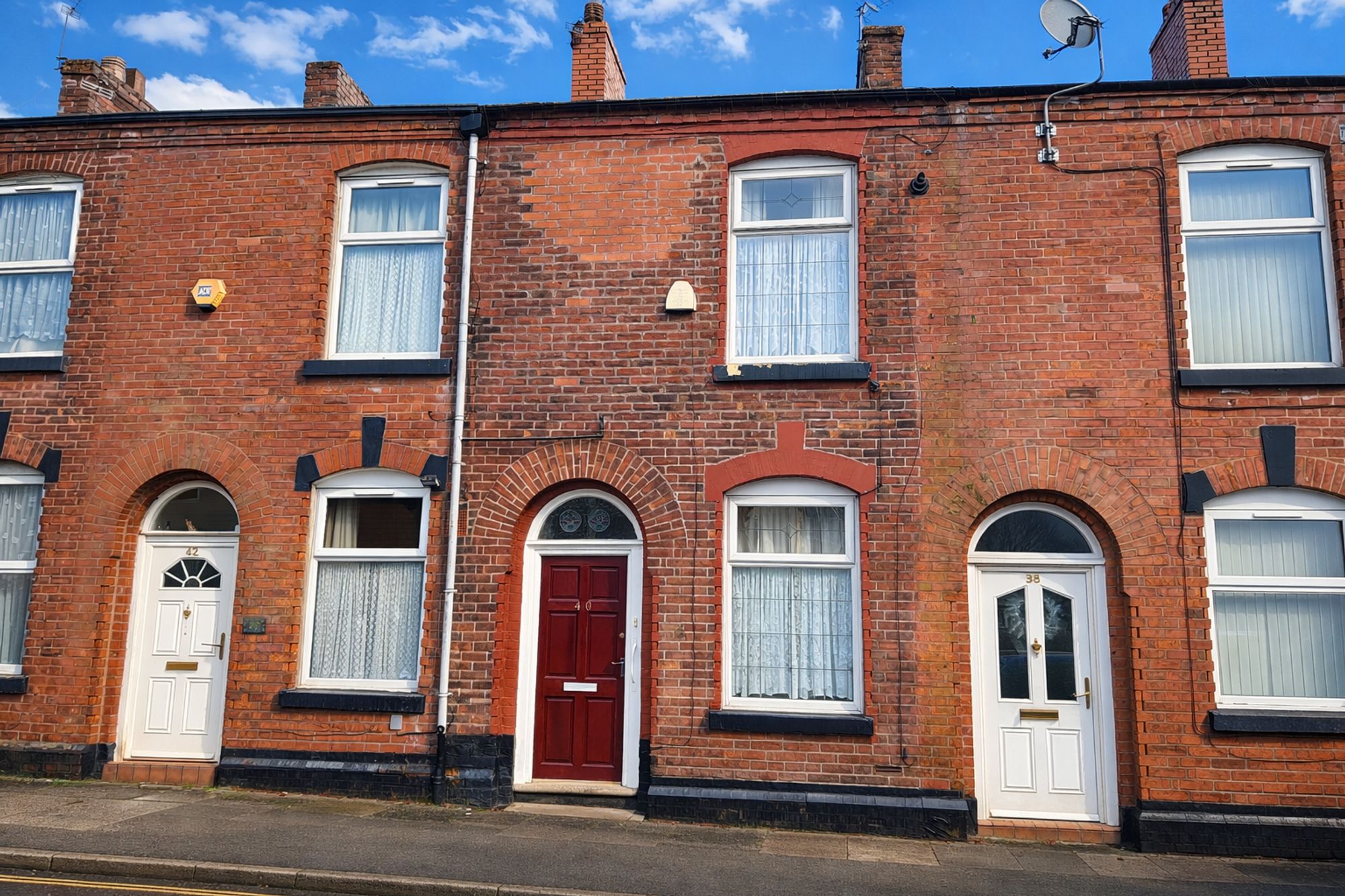 House Kenworthy Avenue in Tameside