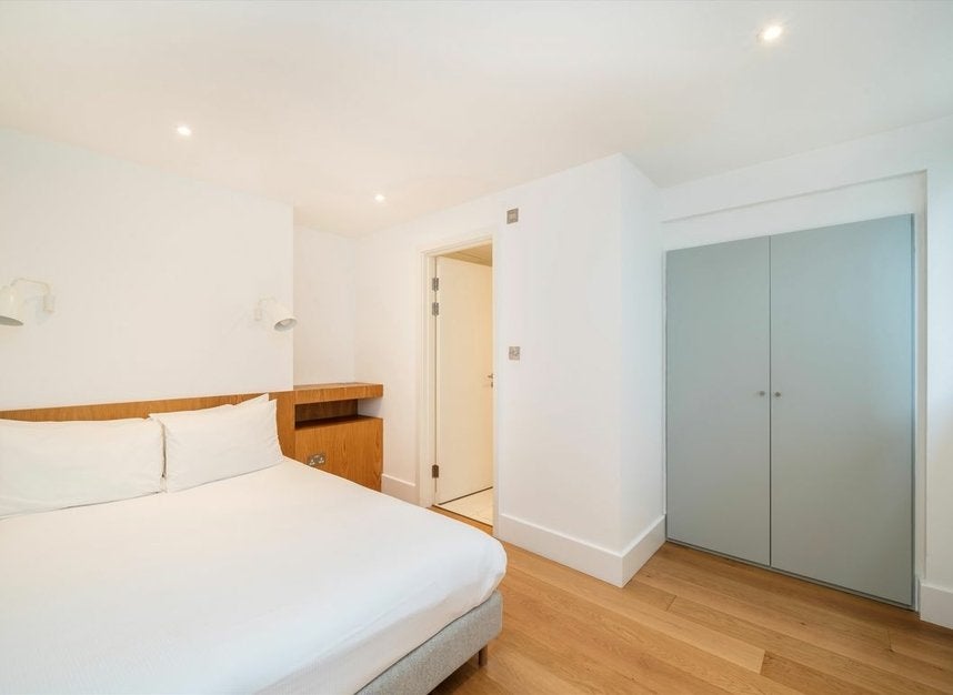 Flat Fulham Road in Greater London