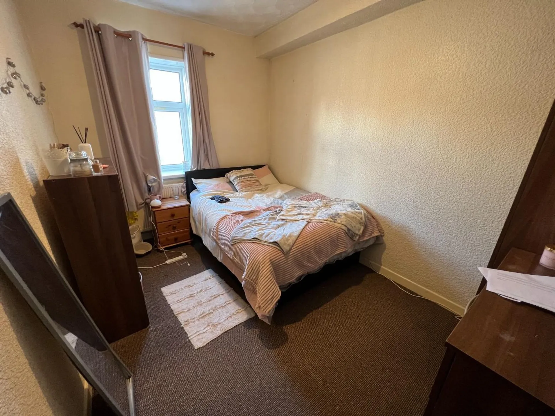 Flat Cathays Terrace in Cardiff County
