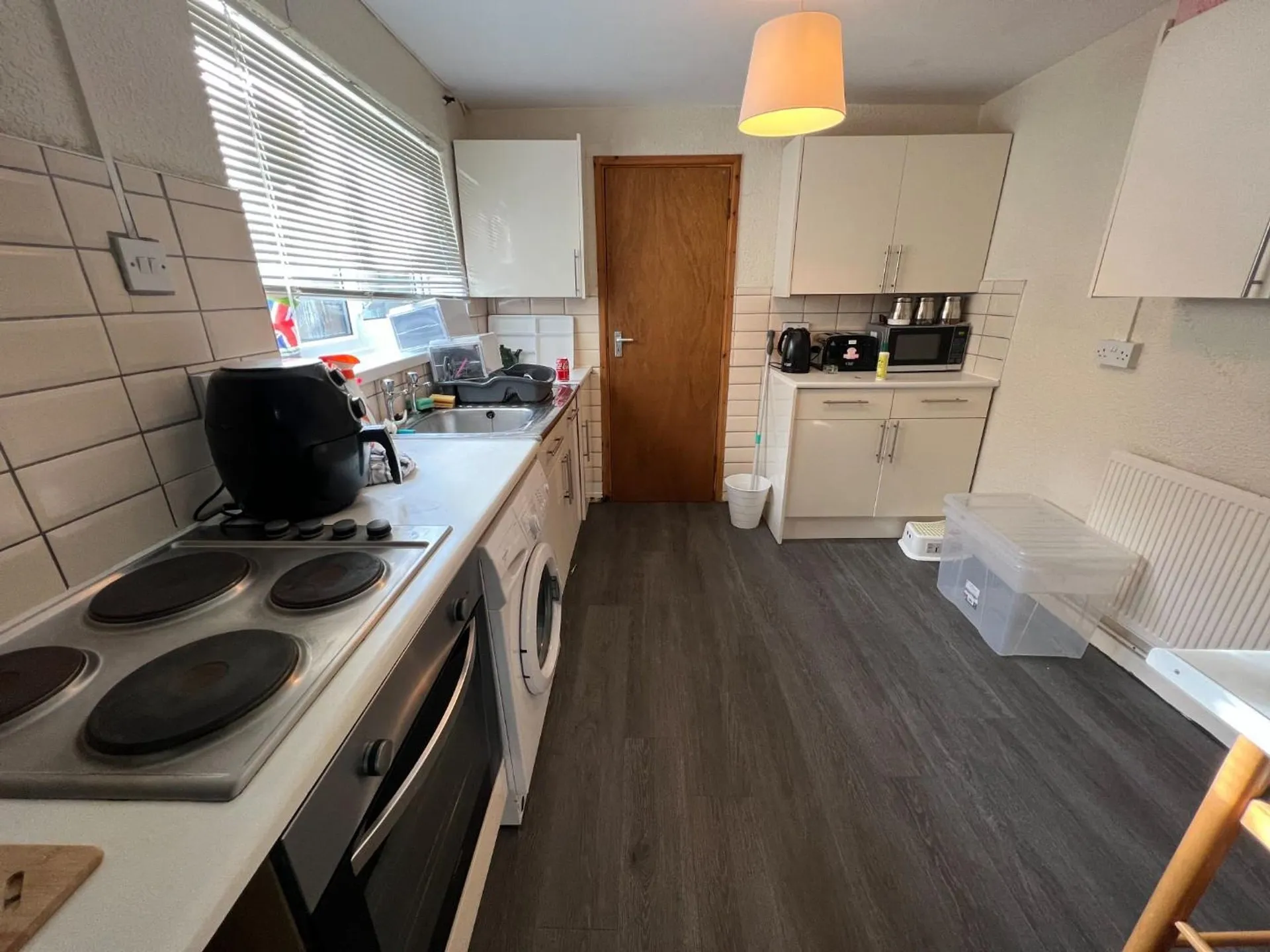Flat Cathays Terrace in Cardiff County