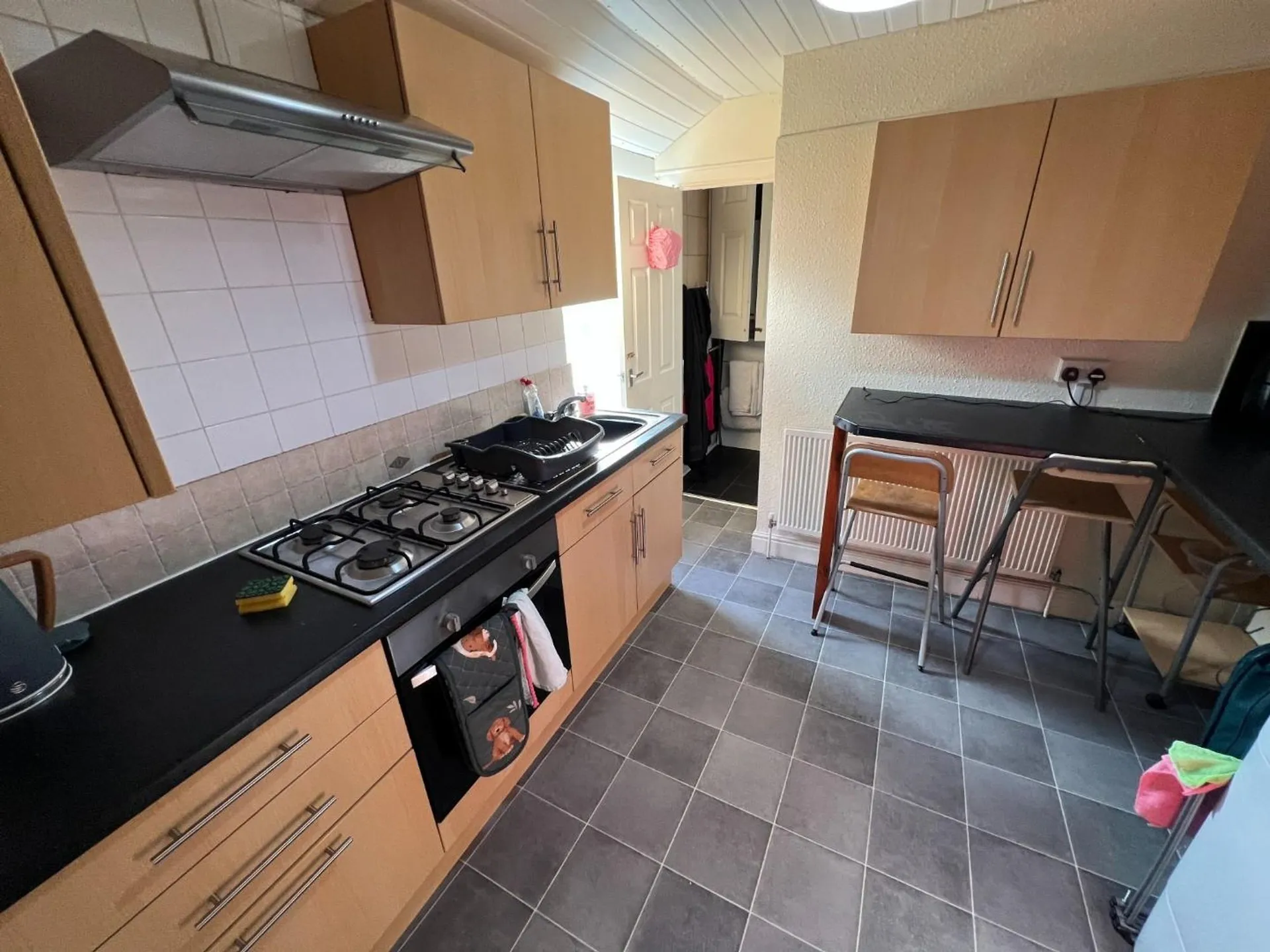 Flat Cathays Terrace in Cardiff County