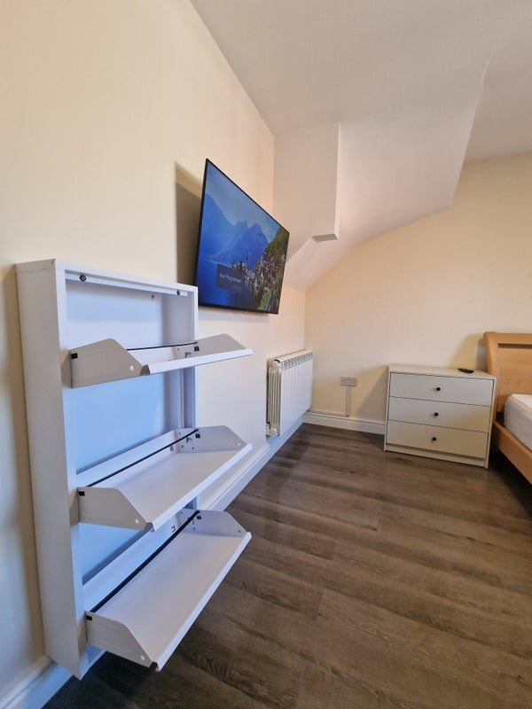Room Orchid Close in Greater London