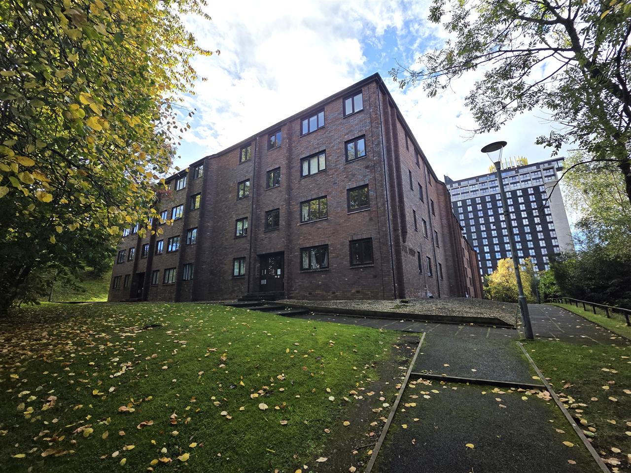 Flat Dyce Lane in Glasgow