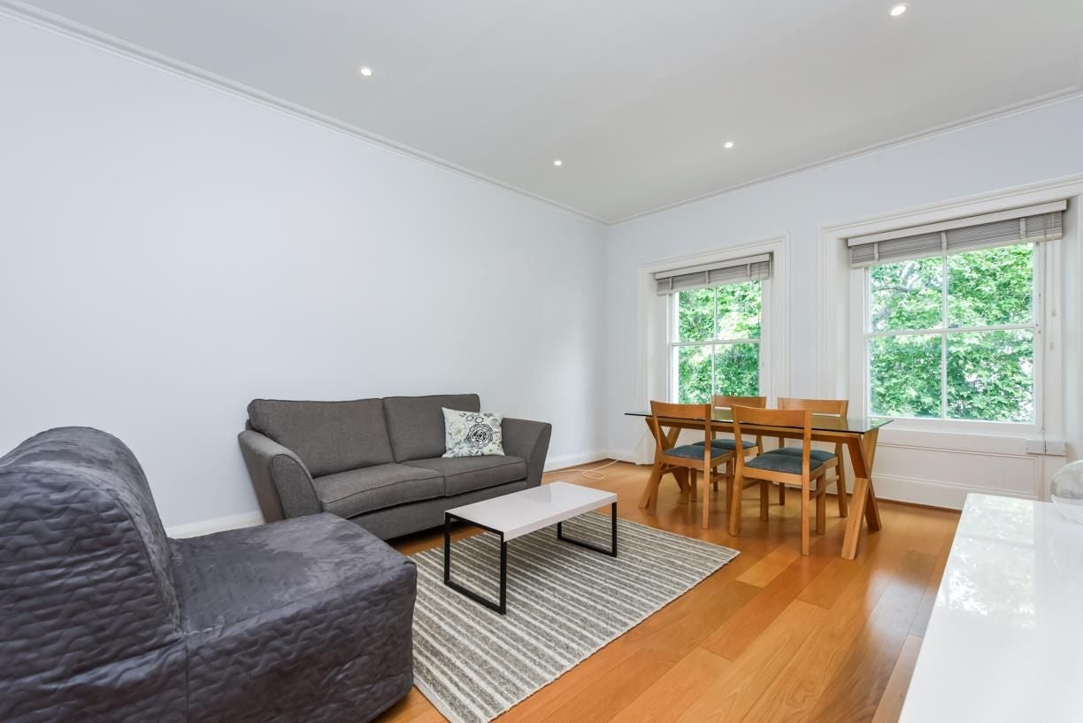Flat Cornwall Gardens in Greater London