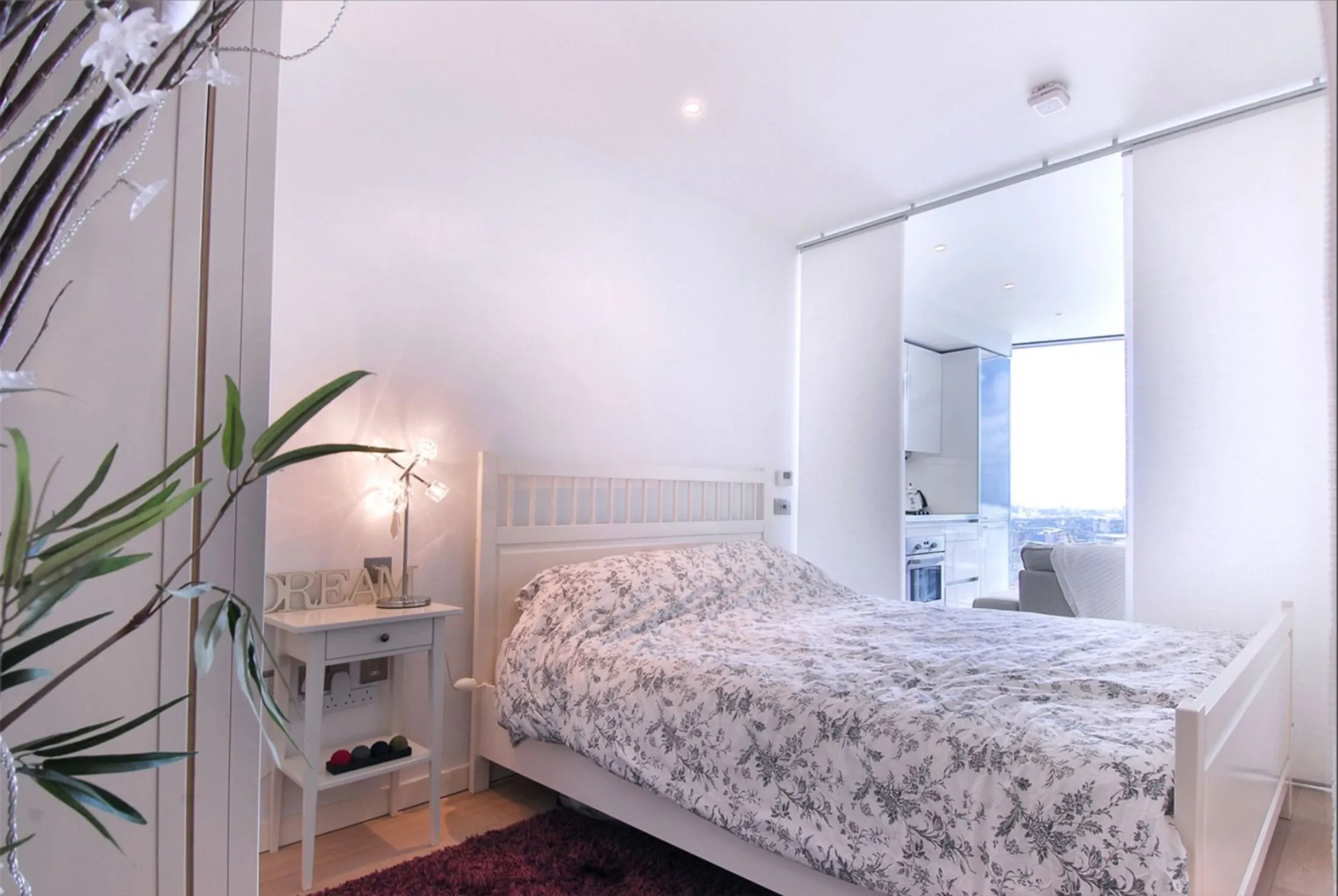Flat Wollaston Close in Greater London
