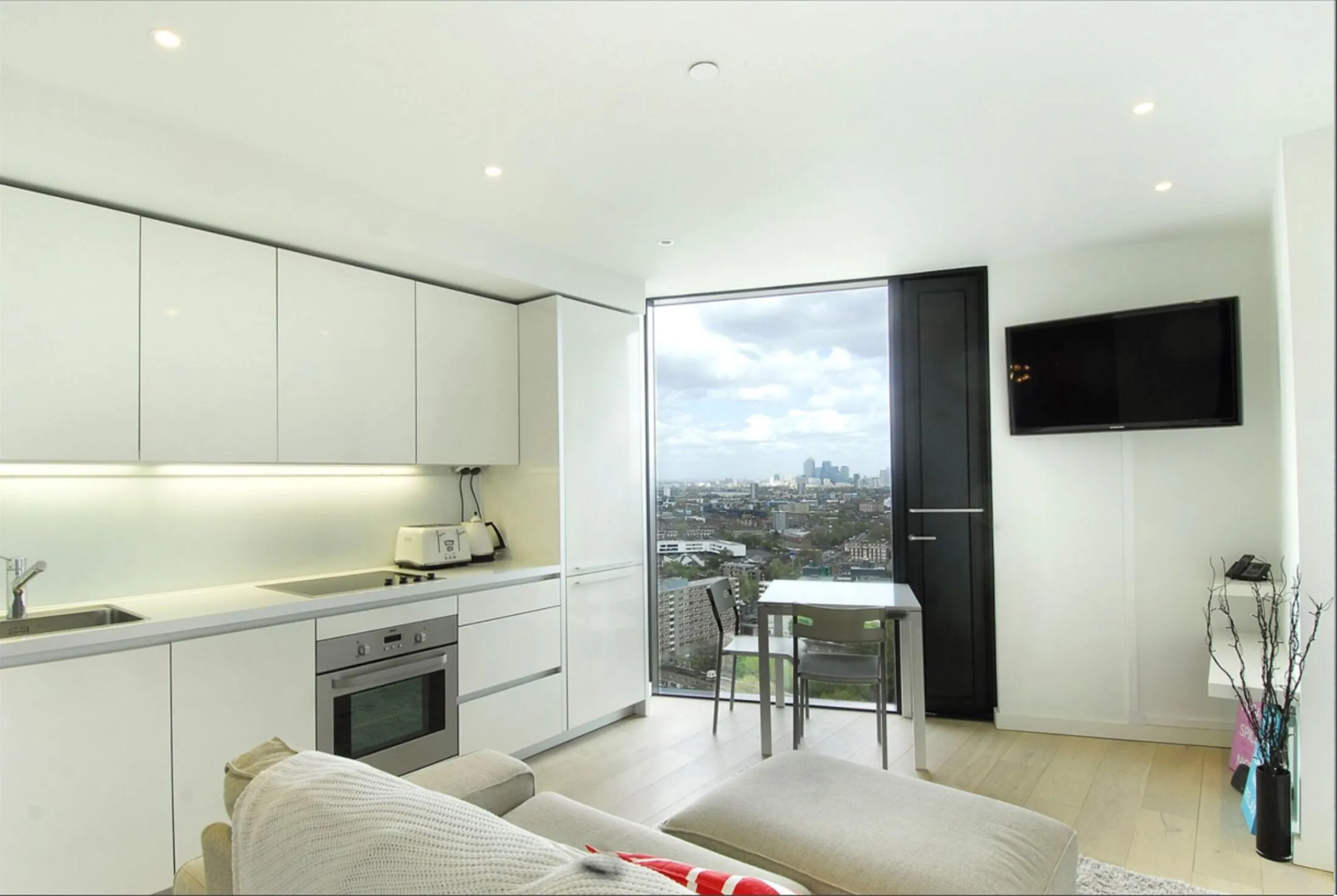 Flat Wollaston Close in Greater London