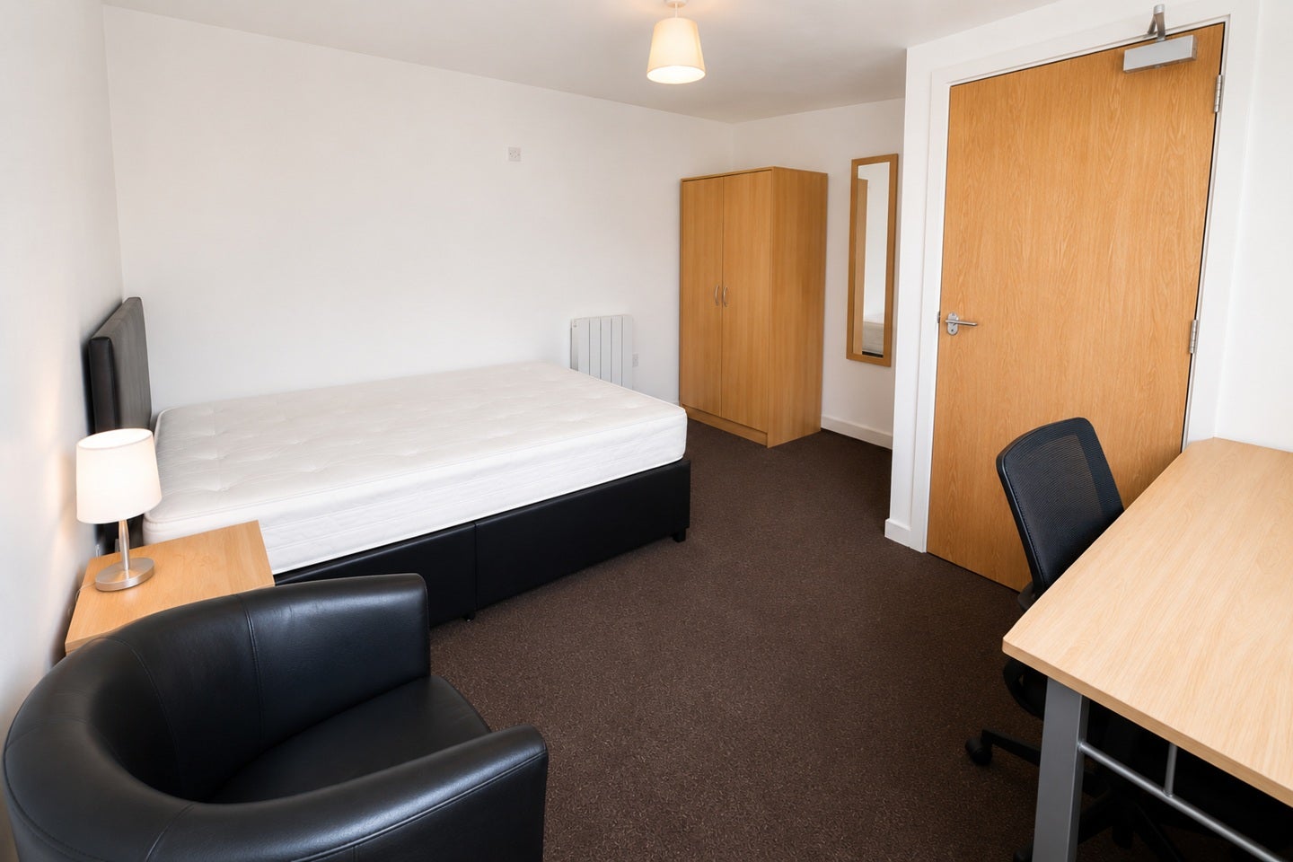 Room Mersey Road in Runcorn