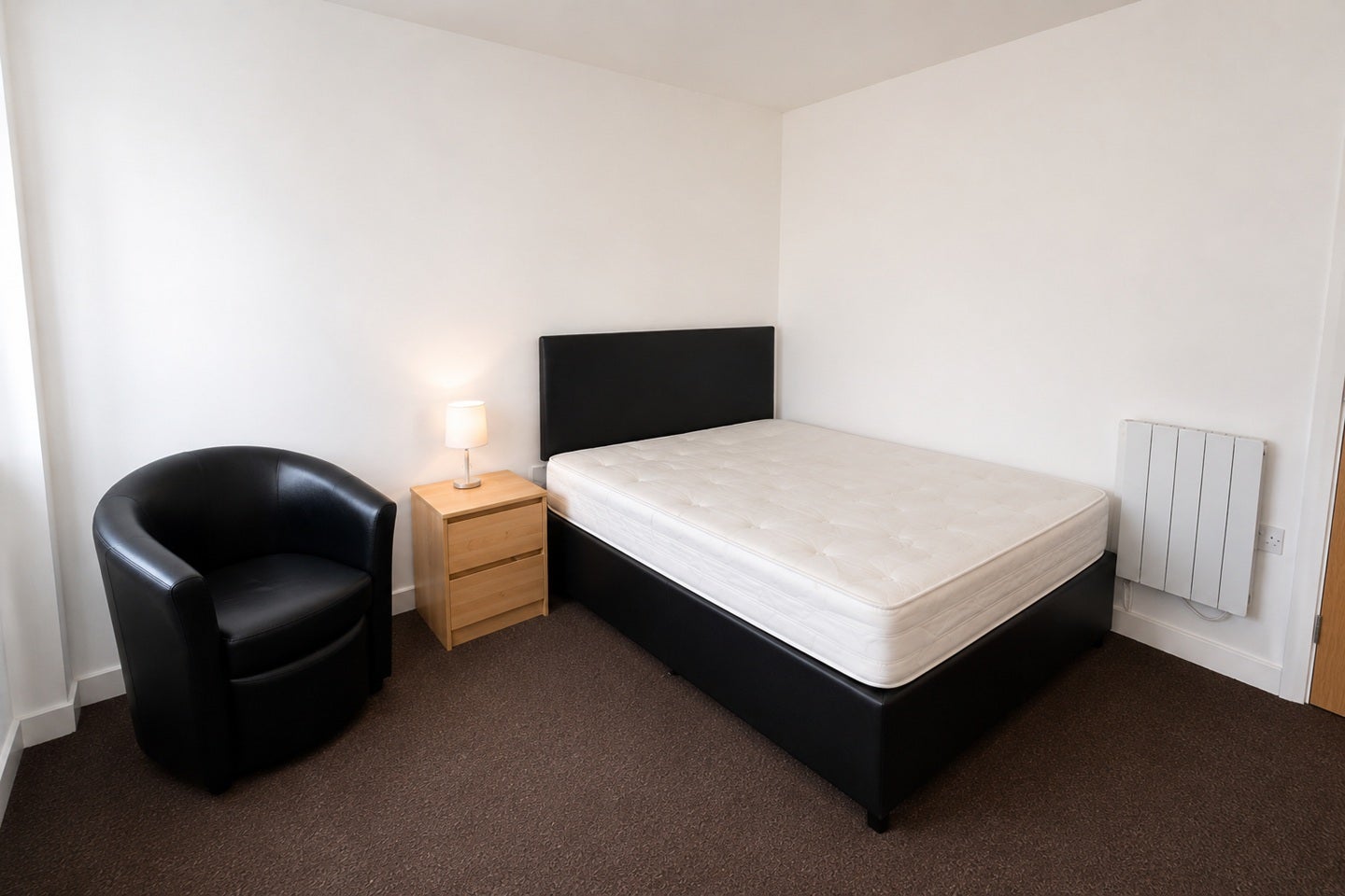 Room Mersey Road in Runcorn