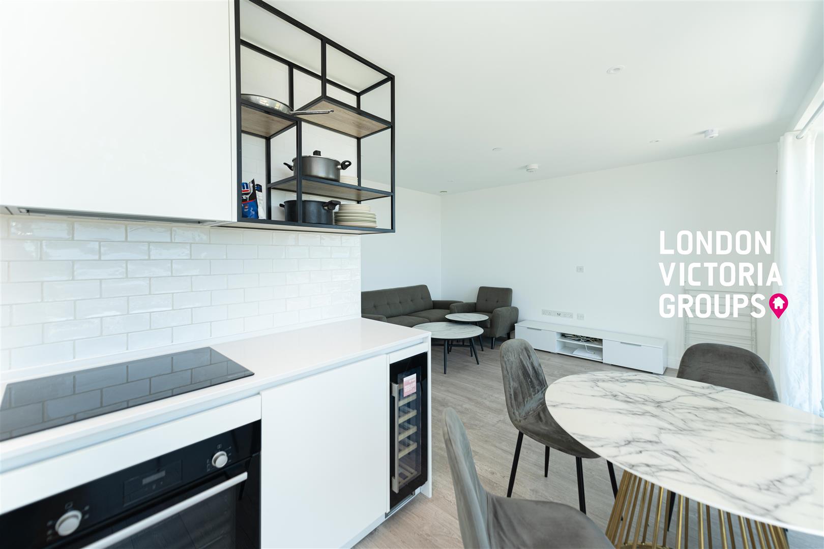 Flat Abbeydale Road in Greater London