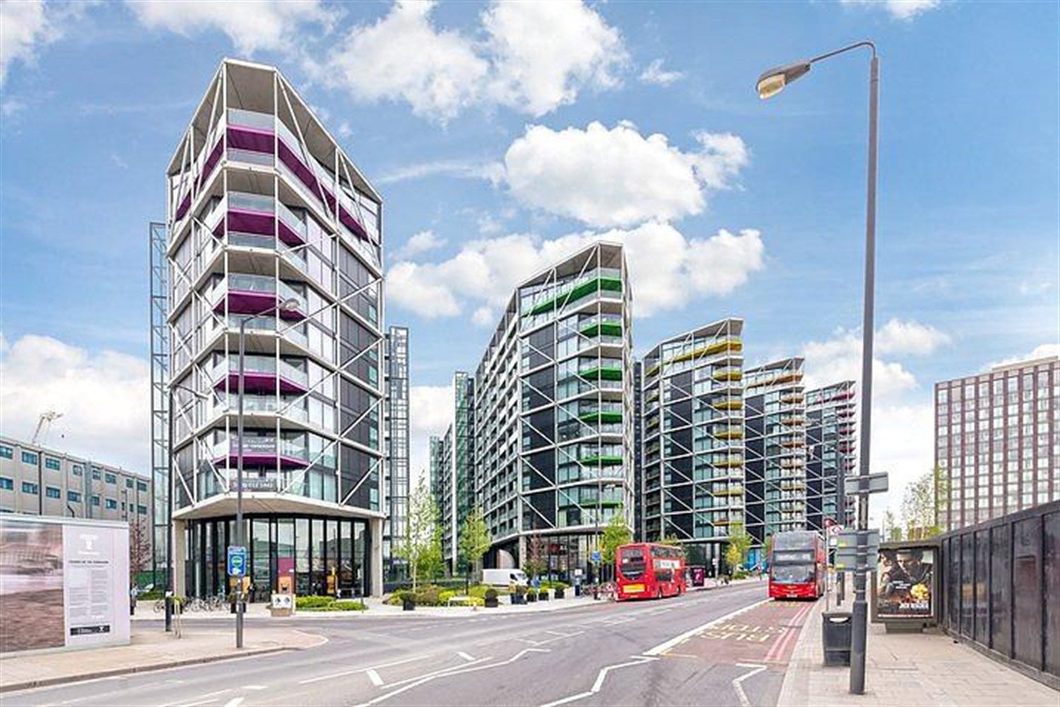 Flat Nine Elms Lane in Greater London