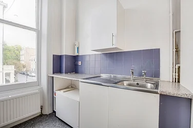 Room Castletown Road in Greater London