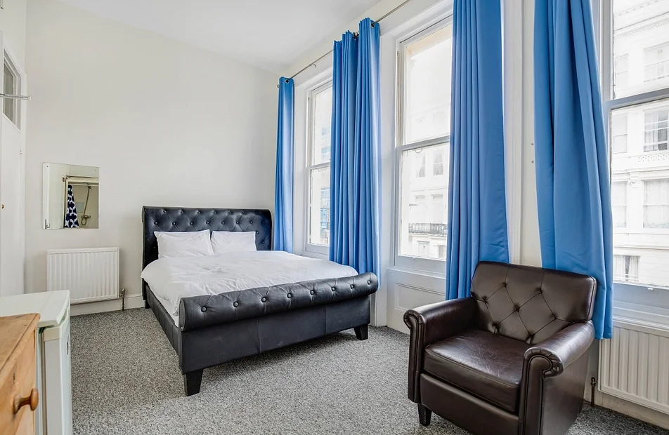 Room Castletown Road in Greater London