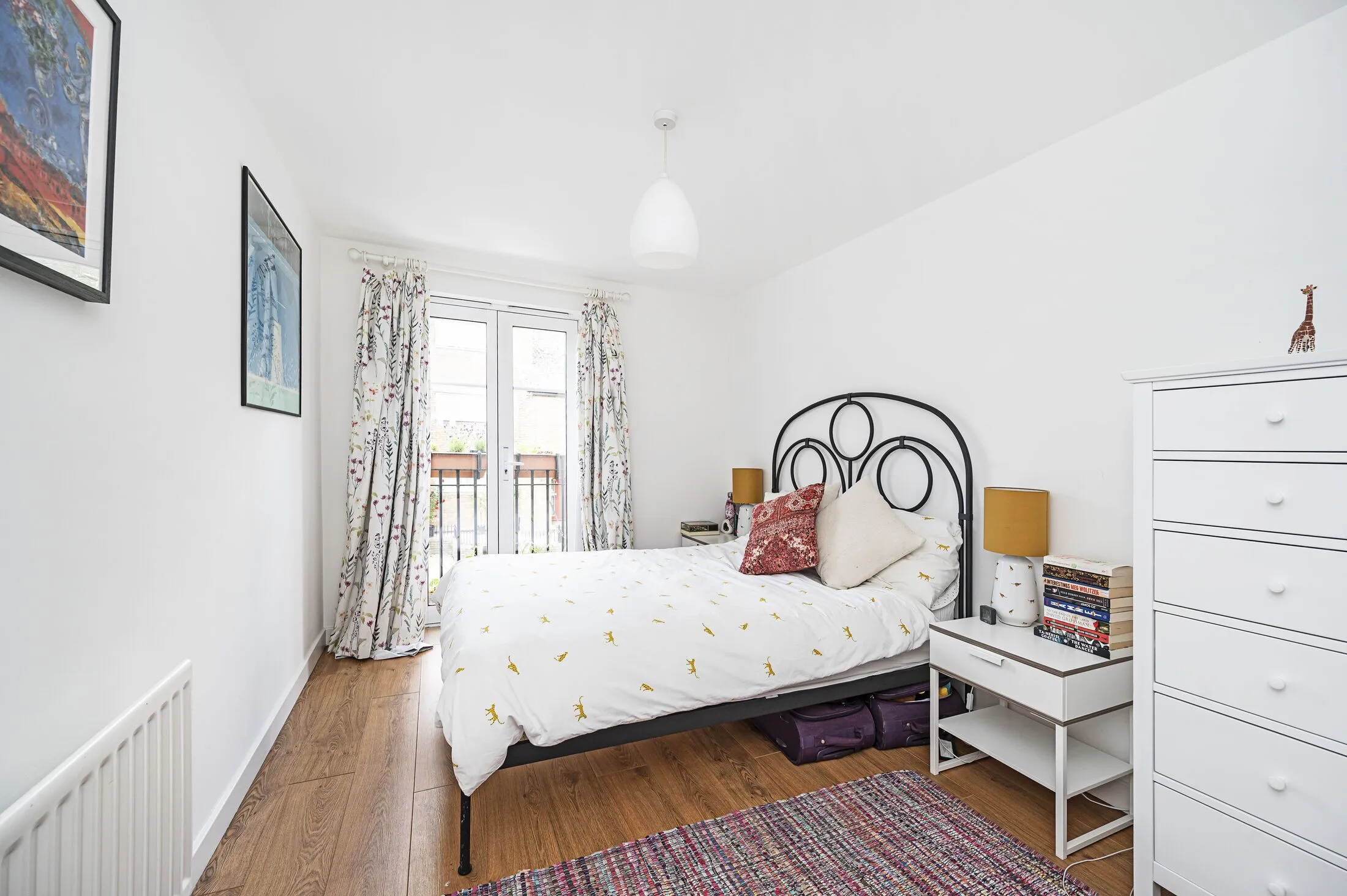 Flat Seddon Street in Greater London