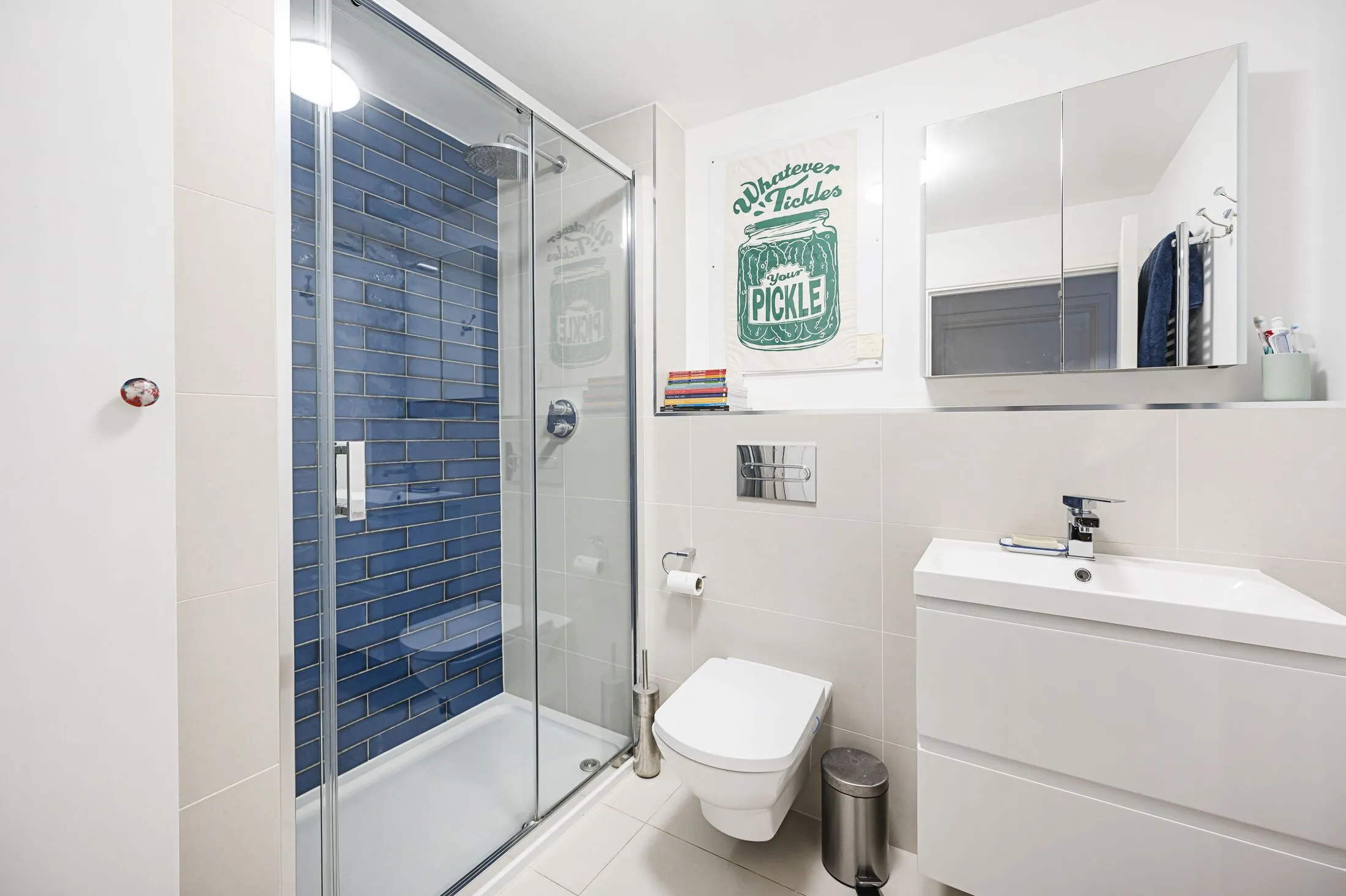 Flat Seddon Street in Greater London