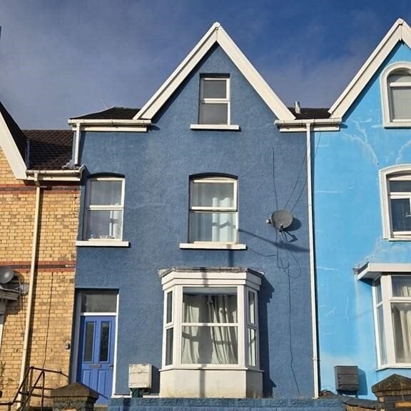 Flat King Edward Road in Swansea
