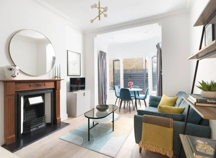 Flat Drury Lane in Greater London