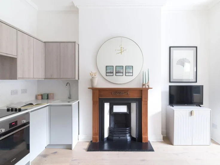 Flat Drury Lane in Greater London