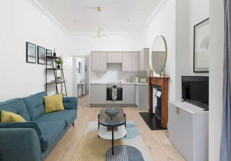 Flat Drury Lane in Greater London