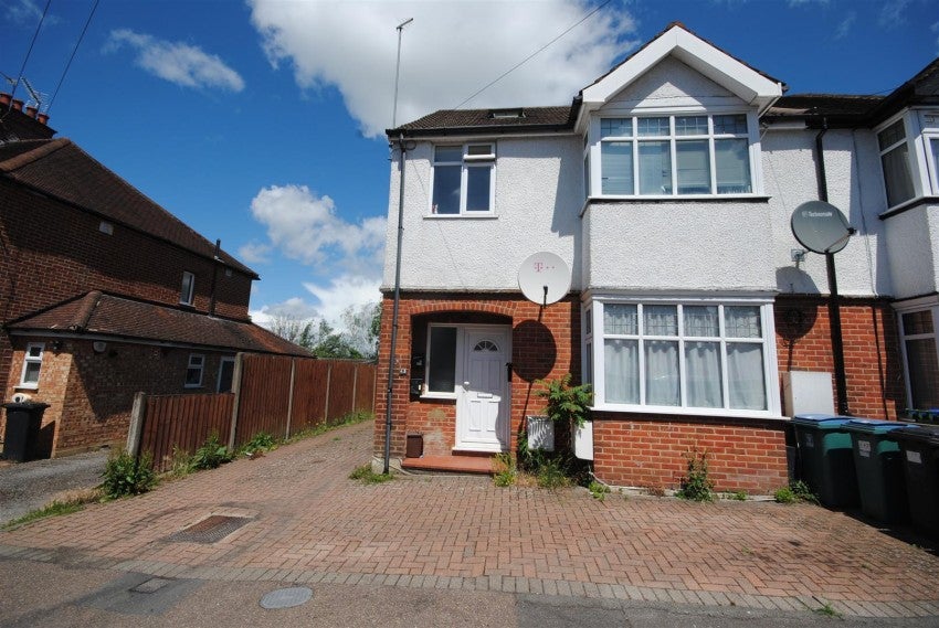 Flat King George's Avenue in Watford