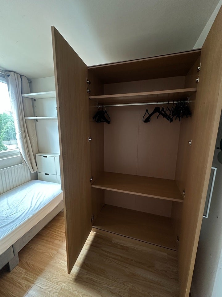 Room Cable Street in Greater London