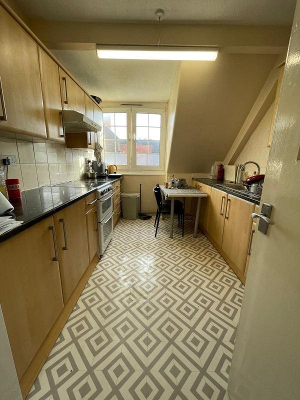 Room Lever Street in Greater London