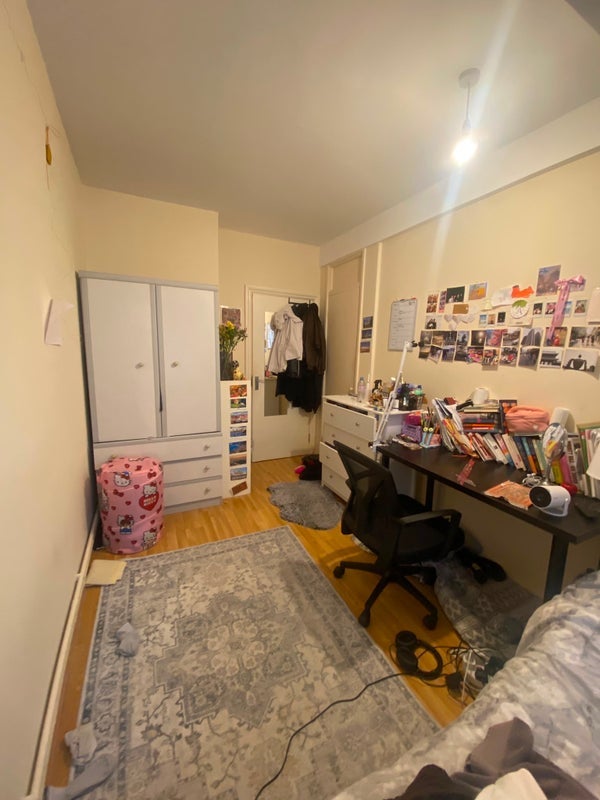 Room Lever Street in Greater London