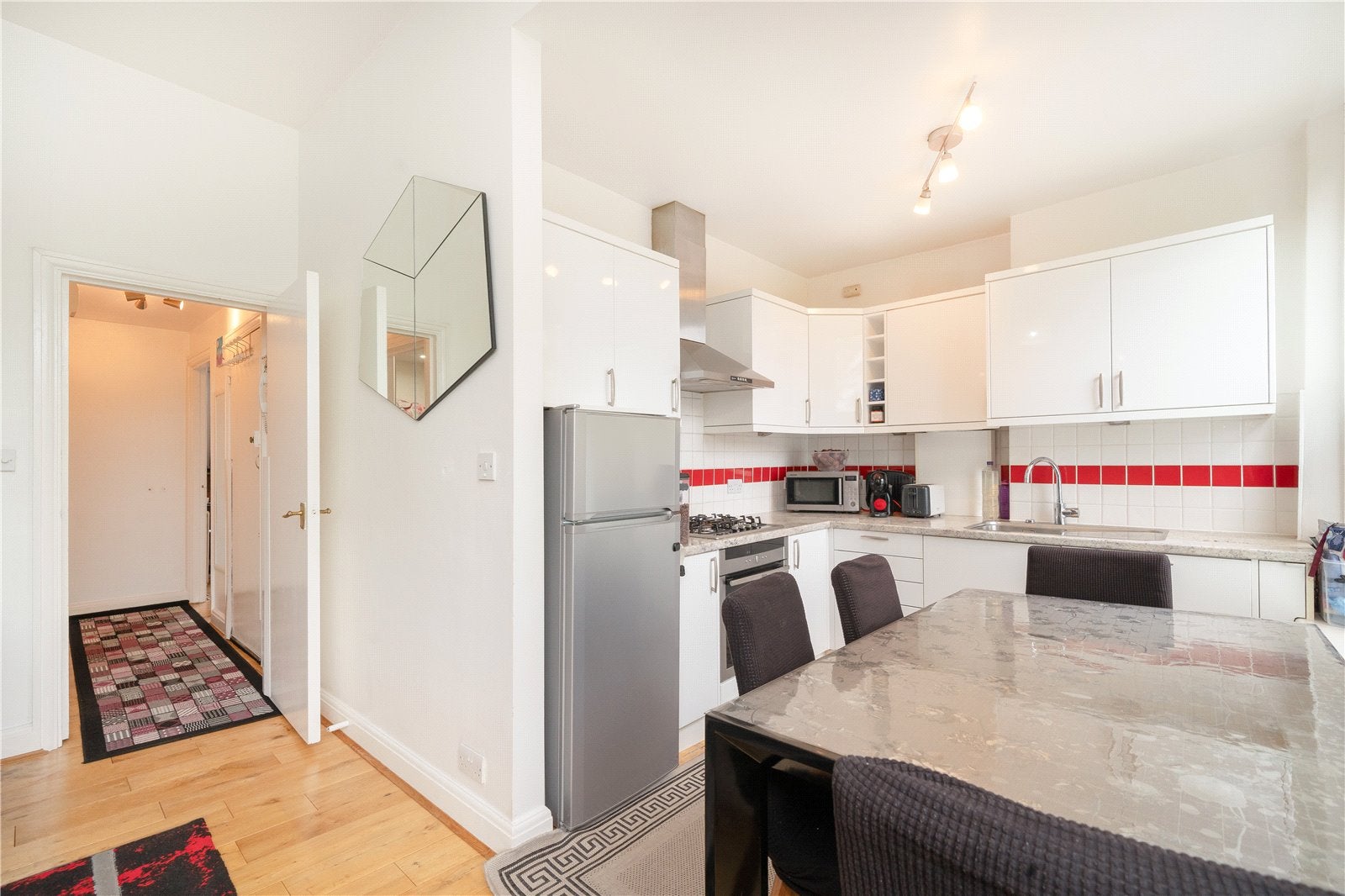 Flat Pemberton Gardens in Greater London