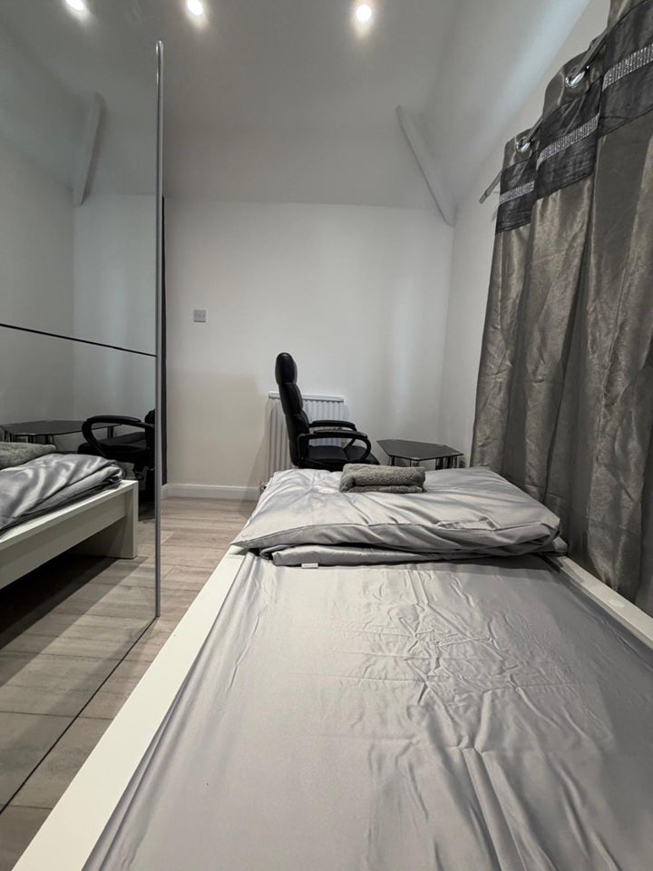 Room Brettgrave in Epsom and Ewell