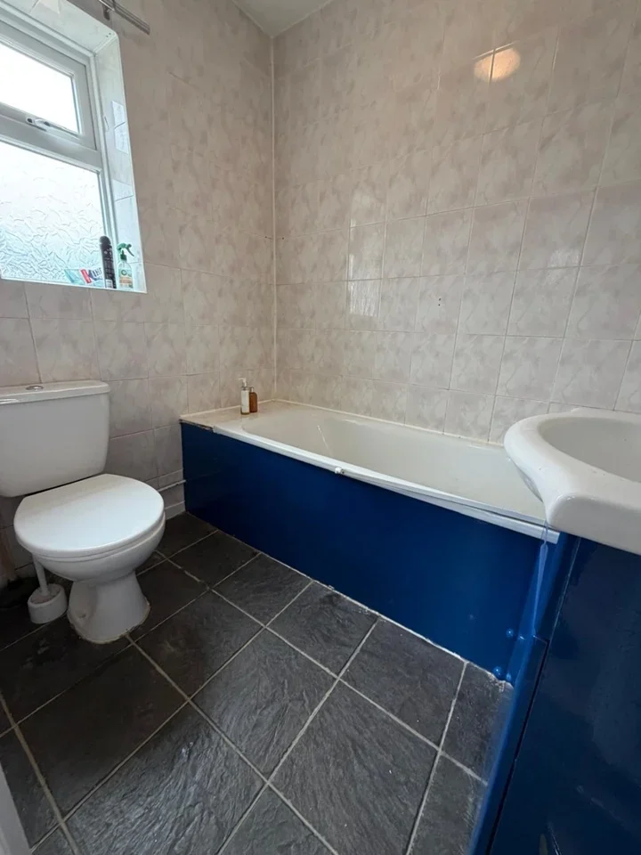 Room Brettgrave in Epsom and Ewell