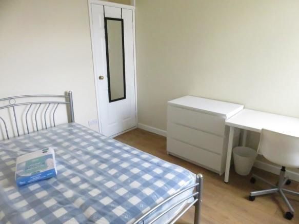 Room Mallow Road in Liverpool